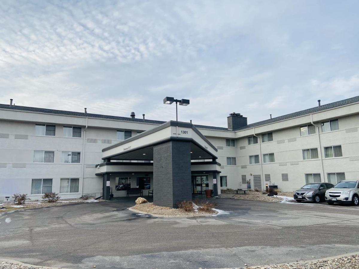 Hotel Wingate By Wyndham Lincoln Airport East Zewnętrze zdjęcie